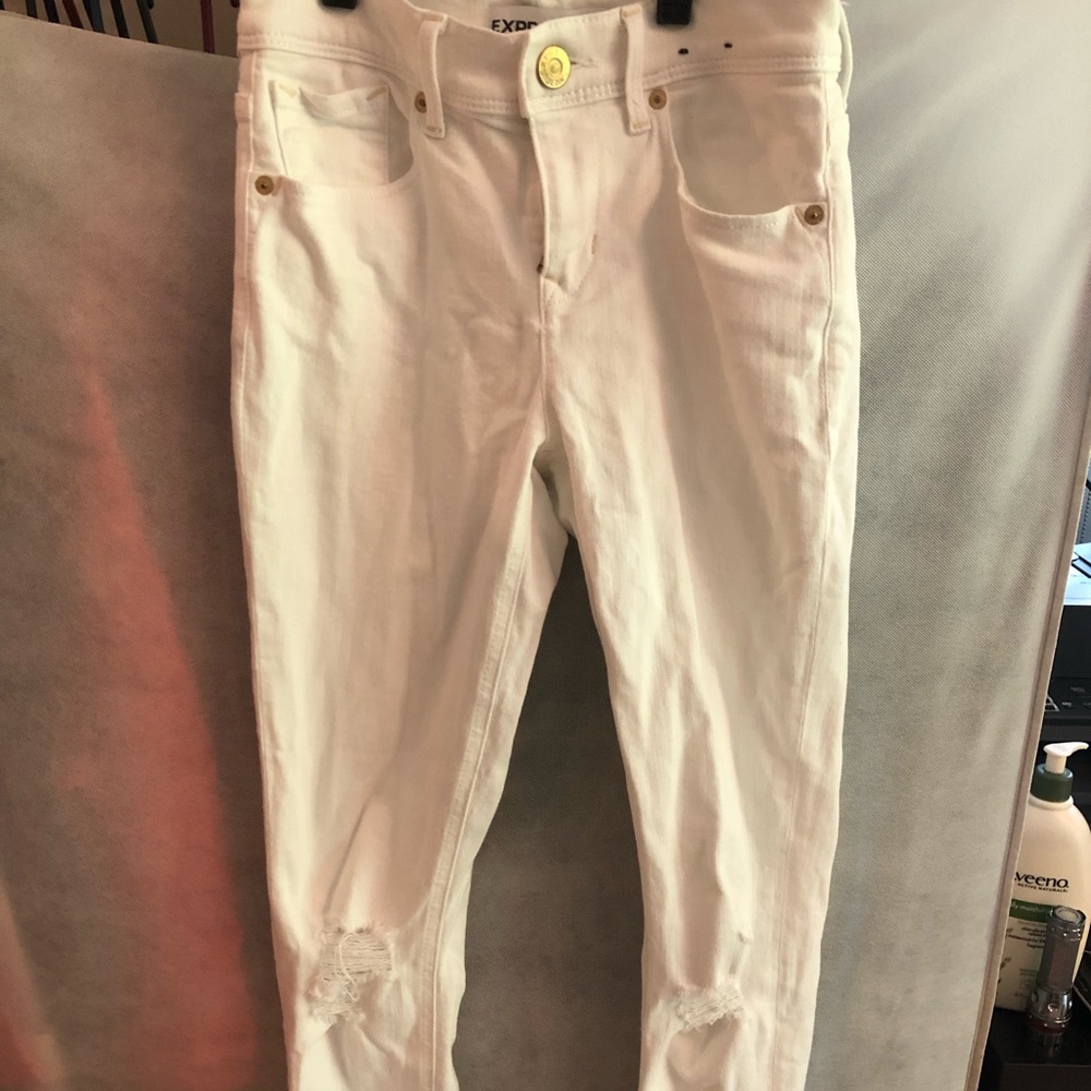 Express 0R White Distressed Cropped Skinny Jeans